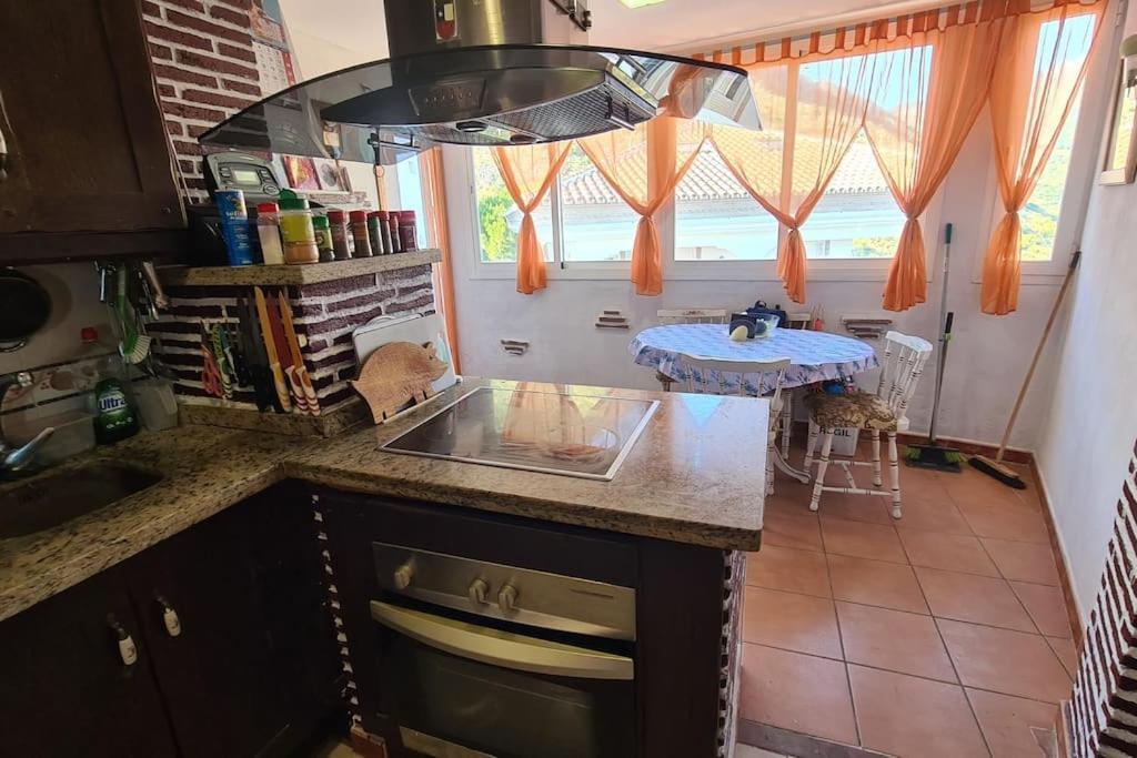 Atico Con Vistas Mar Y Montana Apartment Ojen Bagian luar foto