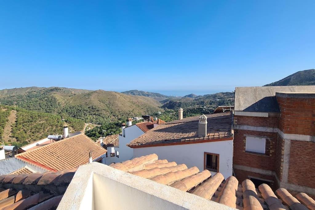 Atico Con Vistas Mar Y Montana Apartment Ojen Bagian luar foto