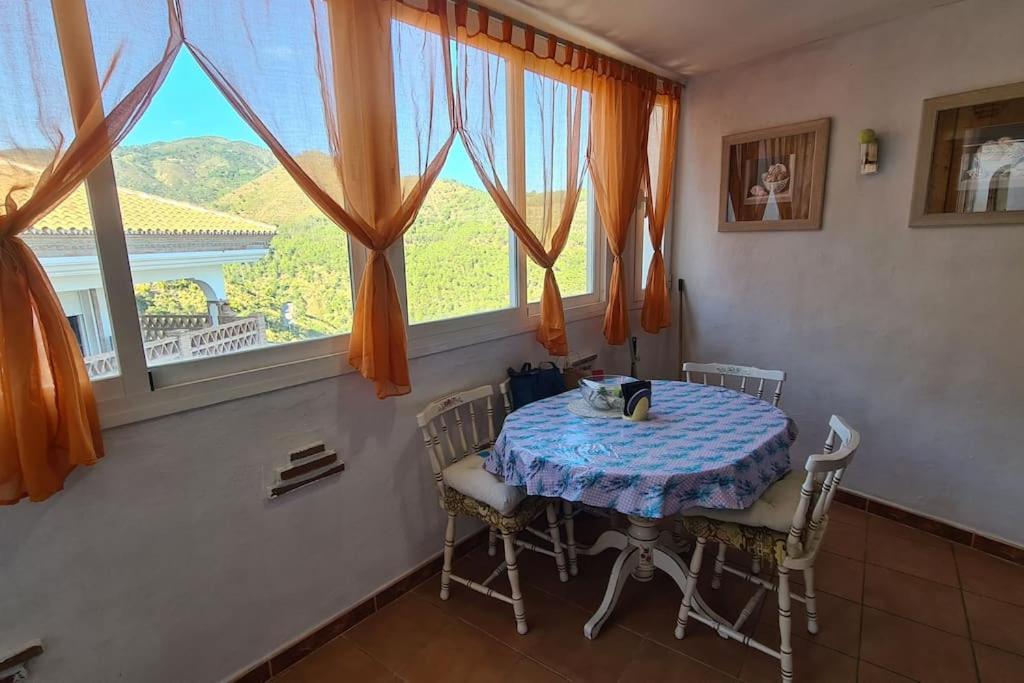 Atico Con Vistas Mar Y Montana Apartment Ojen Bagian luar foto